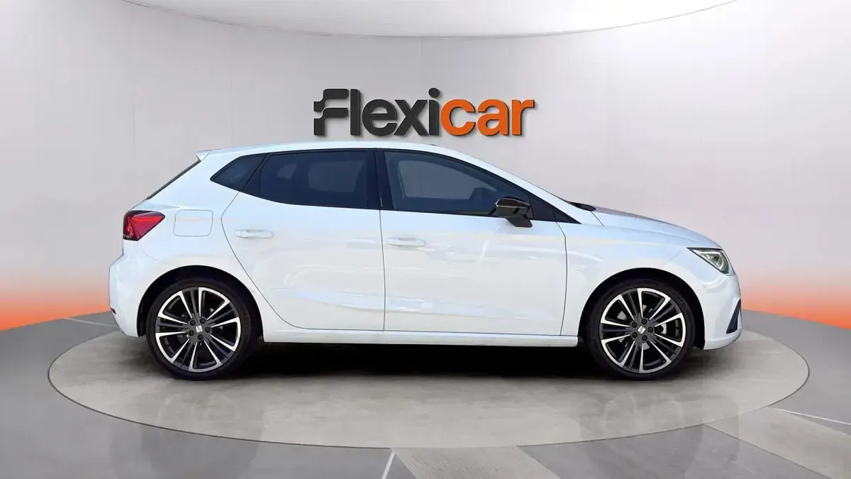 Usado Seat Ibiza FR 116 CV (85 kW) 2024 Blanco Utilitario
