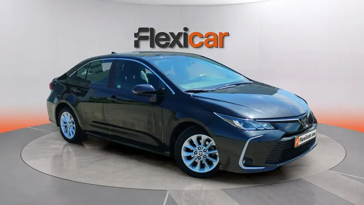 Używany Toyota Corolla Active 140 KM (102 kW) 2023 Sedan/Limuzyna