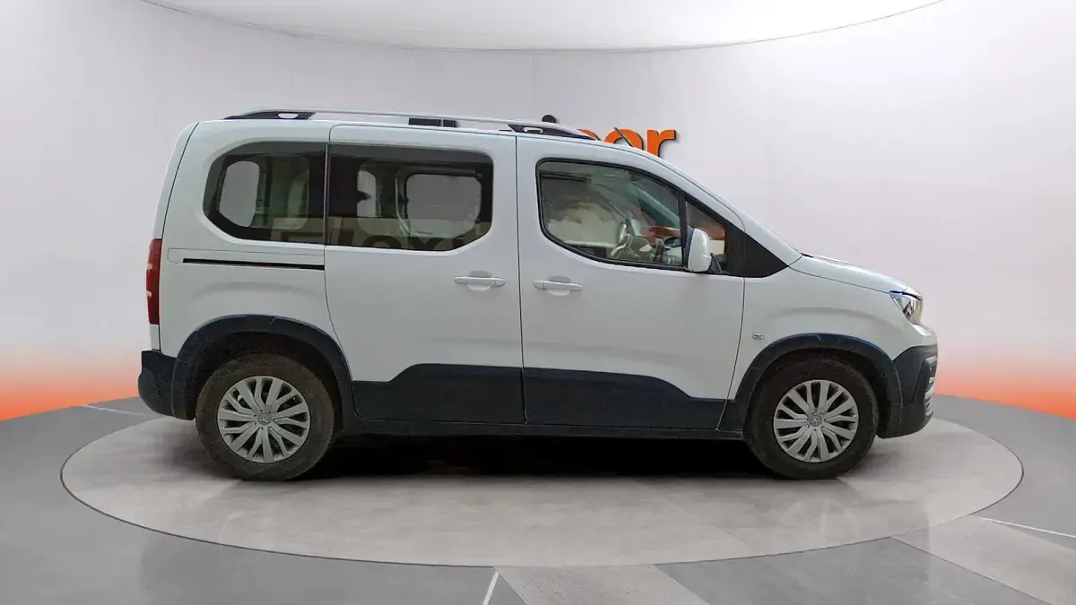 Usado Peugeot Rifter Access 75 CV (55 kW) 2019 Blanco Monovolumen