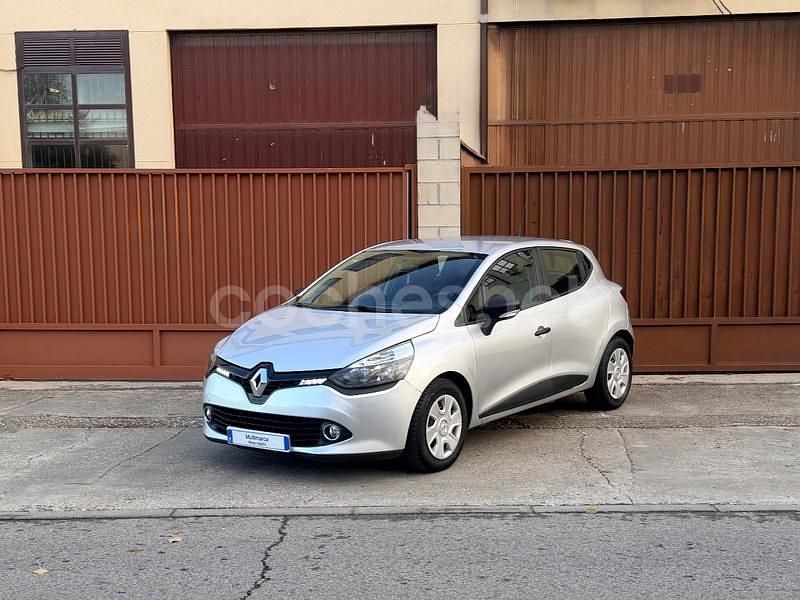Gris / plata Usado 2015 Renault Clio IV Dynamique Berlina | 5990 € (Buen precio) - Imagen 1/4