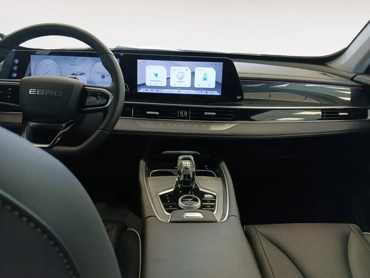 Usado Ebro s700 Luxury 347 CV (255 kW) 2025 Gris/plata SUV