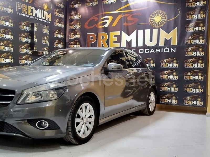 Gris / plata Usado 2015 Mercedes A180 AMG line Berlina | 13.700 € (Buen precio) - Imagen 1/4