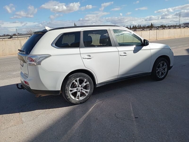 Usado Mitsubishi Outlander 150 CV (110 kW) 2013 Blanco SUV