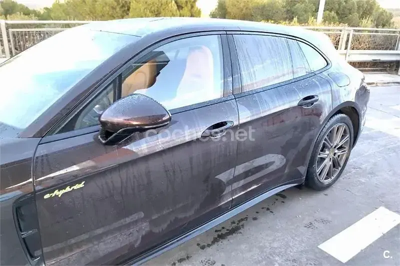 Käytetty Porsche Panamera Sport Turismo 462 HP (339 kW) 2018 Ruskea Farmari