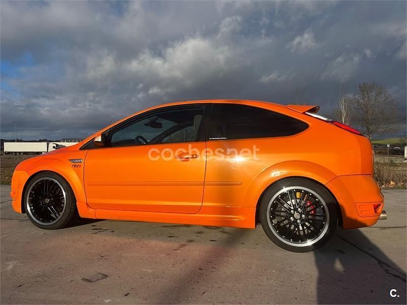 Naranja Usado 2005 Ford Focus ST Berlina | 11.999 € (Un poco caro) - Imagen 1/4