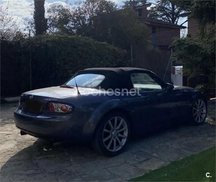 Usado Mazda MX5 Sportive 160 CV (117 kW) 2005 Gris / plata Descapotable