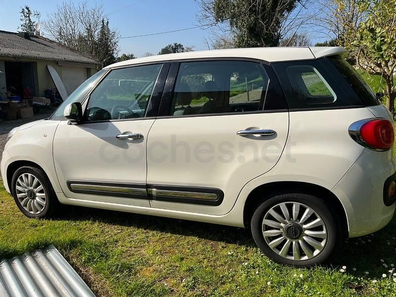 Usado Fiat 500L Lounge 85 CV (62 kW) 2013 Beige Monovolumen