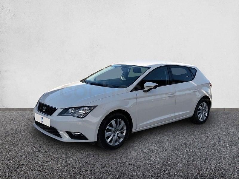 Usado Seat Leon Style 110 CV (80 kW) 2016 Blanco Berlina
