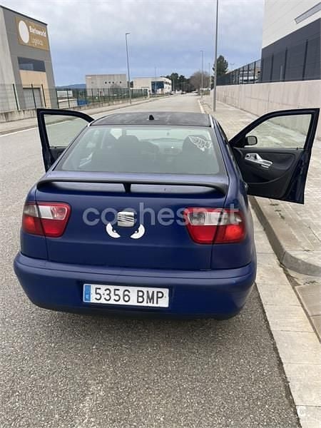 Azul Usado 2002 Seat Cordoba Sport Berlina | 1000 € (Super precio) - Imagen 1/4