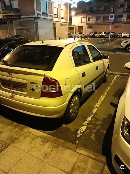 Blanco Usado 1998 Opel Astra Berlina | 1300 € (Precio justo) - Imagen 1/1