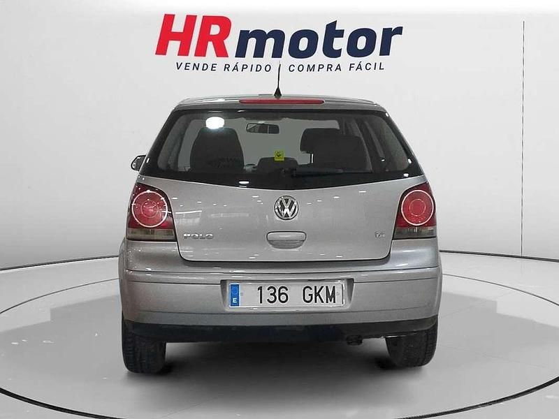 Usado VW Polo United 80 CV (58 kW) 2009 Gris Utilitario