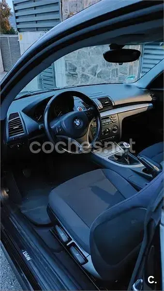 Usado BMW 118 143 CV (105 kW) 2007 Negro Utilitario