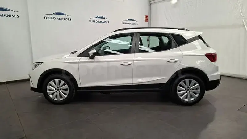 Usado Seat Arona Style 110 CV (80 kW) 2024 Blanco SUV