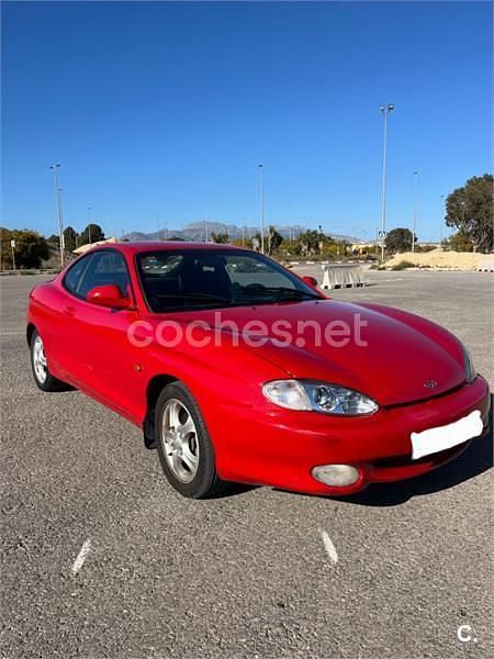 Usado Hyundai Coupé 114 CV (83 kW) 1998 Rojo Coupe