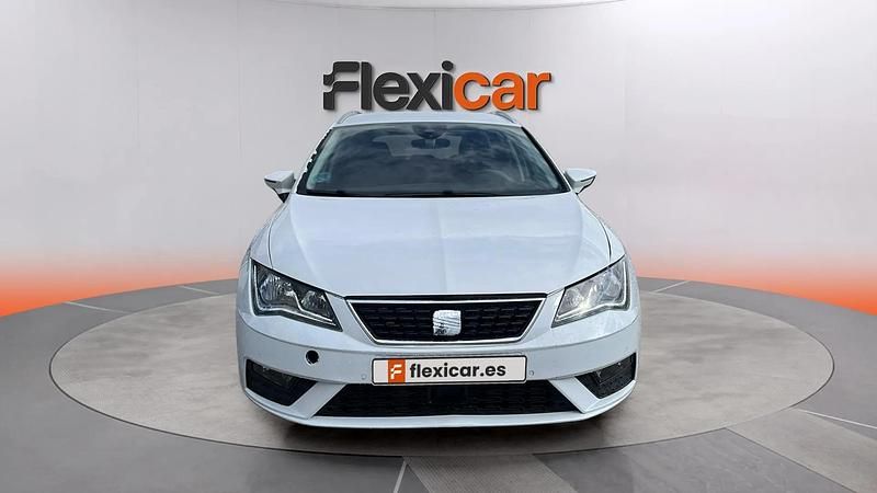 Käytetty Seat Leon Style 116 HP (85 kW) 2019 Valkoinen Sedan