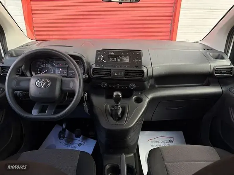 Usado Toyota Proace Verso City 100 CV (73 kW) 2022 Blanco Familiar