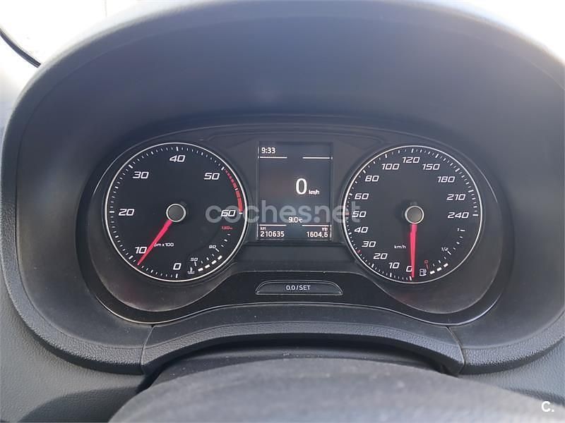 Usado Seat Ibiza CONNECT 105 CV (77 kW) 2015 Blanco Berlina