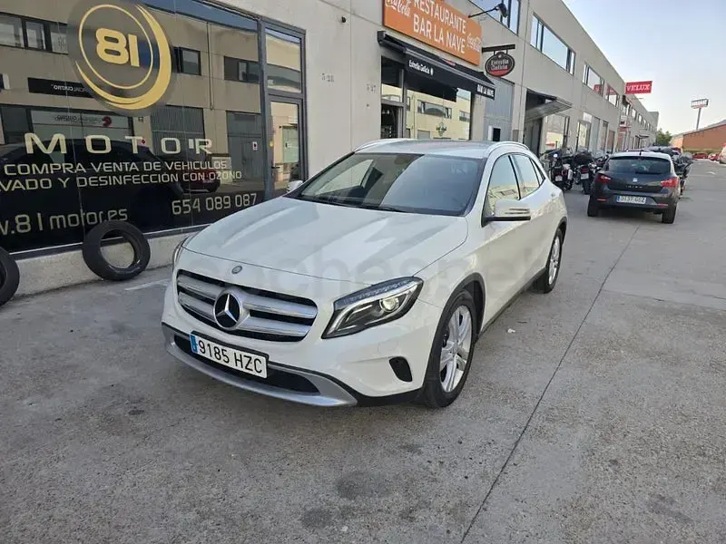 Usado Mercedes GLA200 Urban 136 CV (100 kW) 2015 Blanco SUV