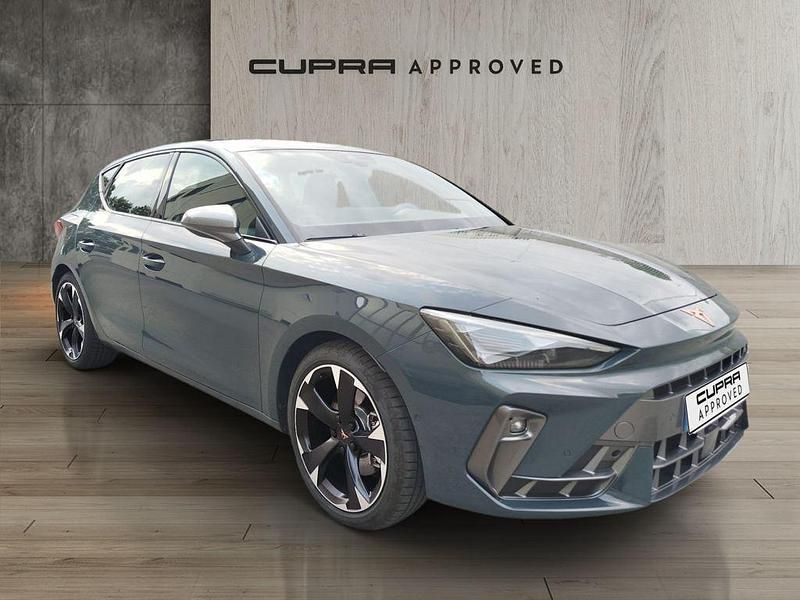 Azul Nuevo 2025 Cupra Leon | 37.900 € (Un poco caro) - Imagen 1/4