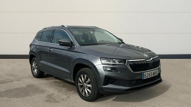 Gris Usado 2023 Skoda Karoq Ambition SUV | 24.900 € (Precio justo) - Imagen 1/4