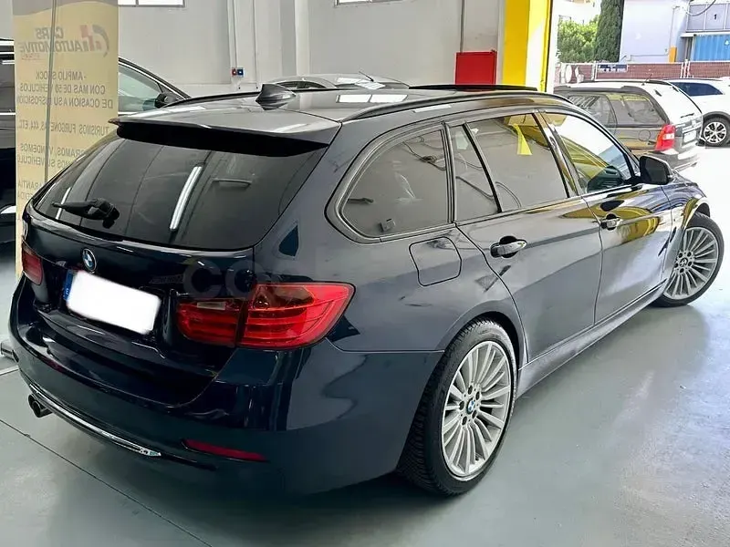 Usado BMW 325 Comfort Edition 218 CV (160 kW) 2014 Azul Familiar