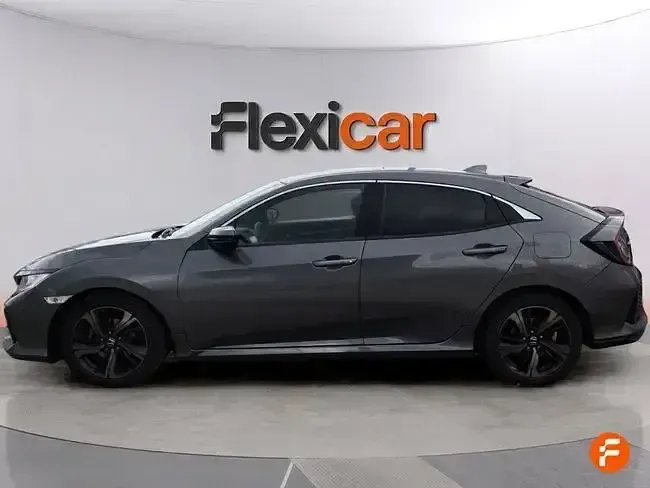 Usado Honda Civic Comfort 129 CV (94 kW) 2019 Gris Berlina