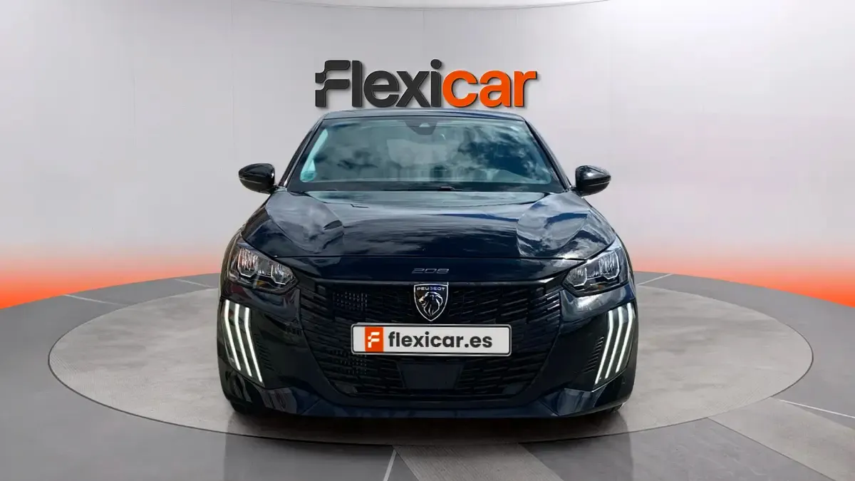 Usado Peugeot 208 Allure 101 CV (74 kW) 2025 Negro Utilitario