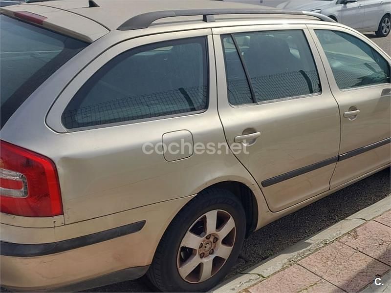 Usado Skoda Octavia Elegance 140 CV (102 kW) 2006 Beige Familiar