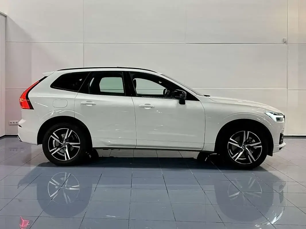 Usado Volvo XC60 R-Design 340 CV (250 kW) 2021 Blanco SUV