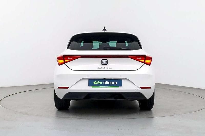 Usado Seat Leon Style 116 CV (85 kW) 2022 Blanco Utilitario
