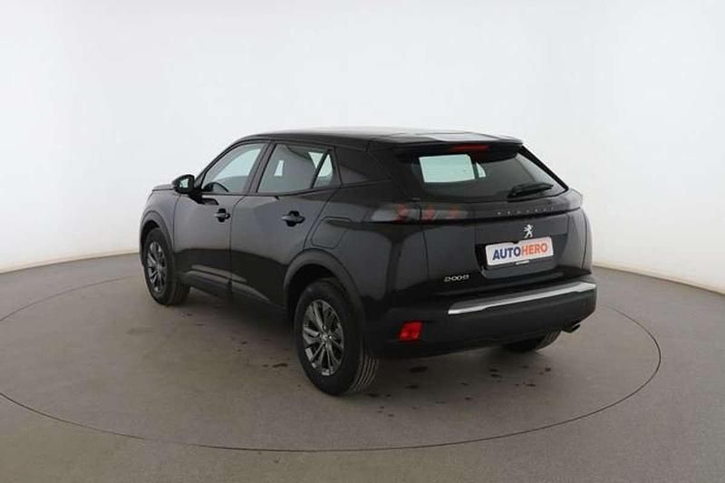 Usado Peugeot 2008 Active 111 CV (81 kW) 2021 Negro SUV
