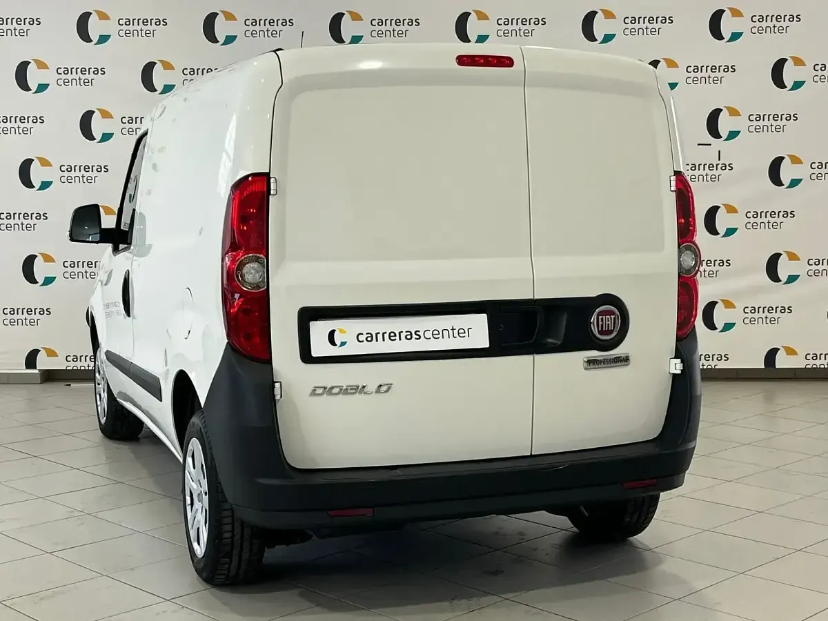 Usado Fiat Doblò 95 CV (69 kW) 2021 Blanco Monovolumen