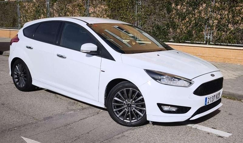 Usado Ford Focus ST-Line 125 CV (91 kW) 2017 Blanco Utilitario