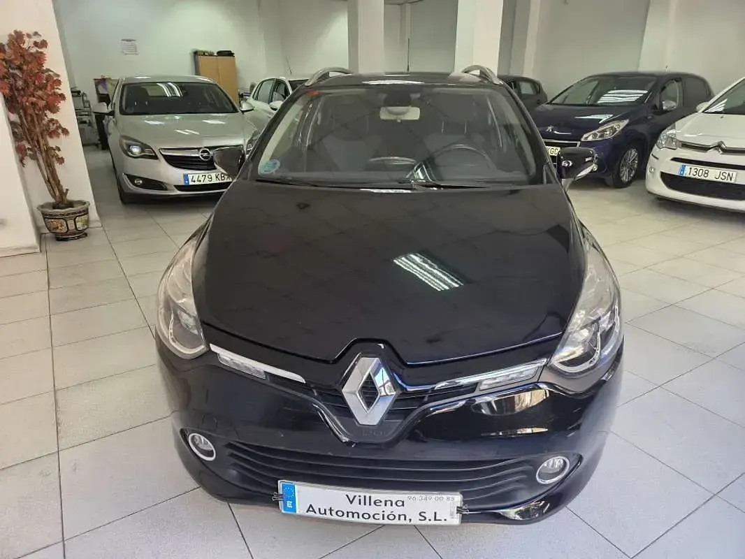 Usado Renault Clio Dynamique 90 CV (66 kW) 2014 Negro Familiar