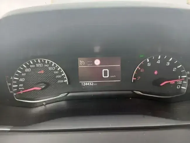 Usado Peugeot 2008 Active 110 CV (80 kW) 2022 Blanco SUV