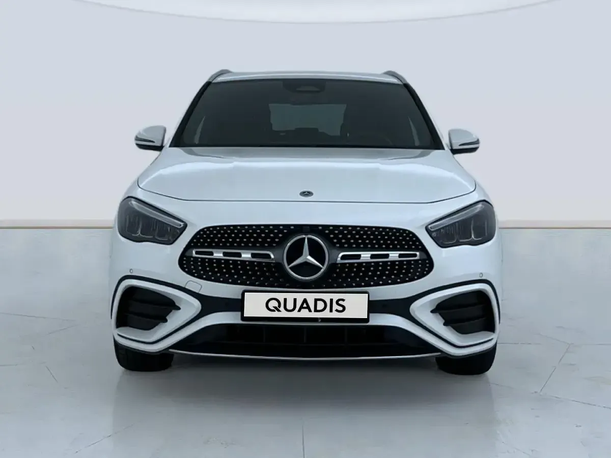 Usado Mercedes GLA250 218 CV (160 kW) 2025 Blanco SUV