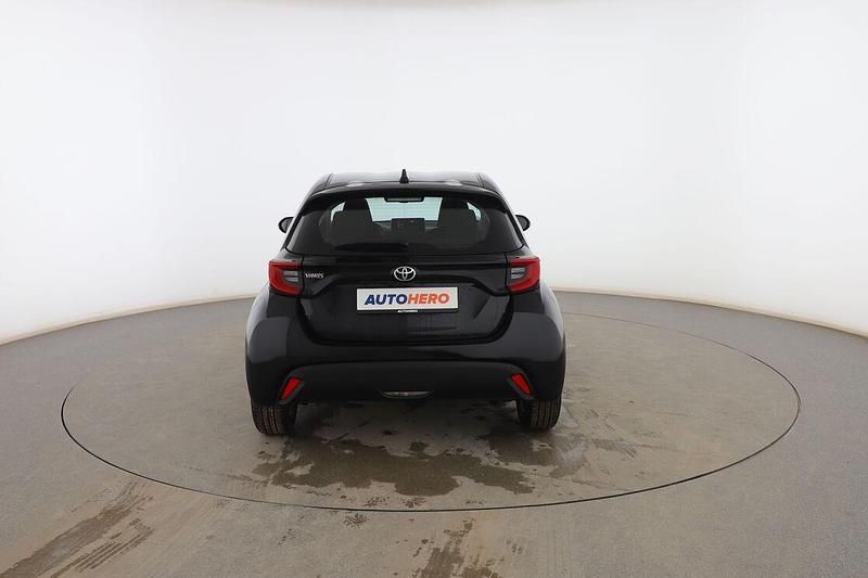 Usado Toyota Yaris Edition 125 CV (91 kW) 2022 Negro Berlina