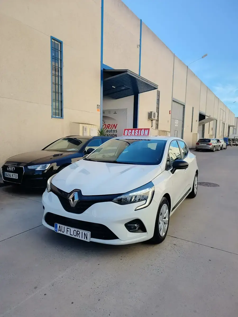 Käytetty Renault Clio V Business 101 HP (74 kW) 2021 Valkoinen Sedan