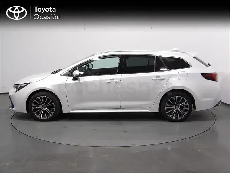 Usado Toyota Corolla Edition 140 CV (102 kW) 2023 Blanco Familiar