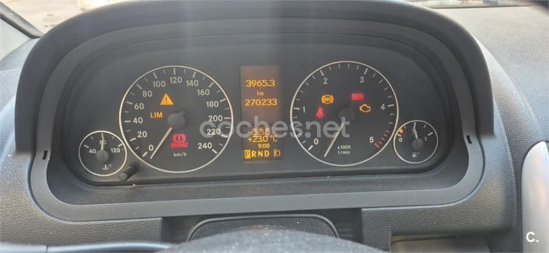 Usado Mercedes A200 Avantgarde 140 CV (102 kW) 2005 Gris / plata Monovolumen