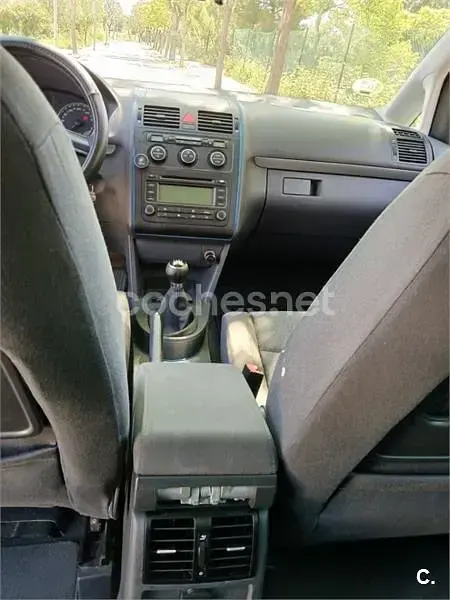 Usado VW Touran Conceptline 100 CV (73 kW) 2005 Negro Monovolumen