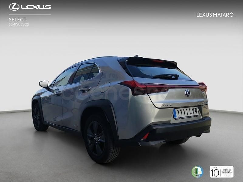 Usado Lexus UX Business Edition 184 CV (135 kW) 2022 Gris / plata SUV