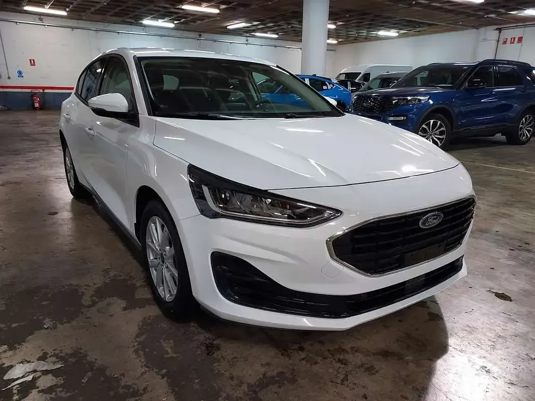 Usado Ford Focus Trend+ 120 CV (88 kW) 2022 Blanco Utilitario
