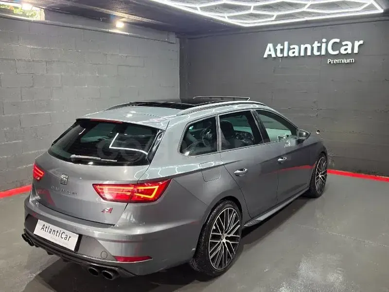 Usado Seat Leon CUPRA 300 CV (220 kW) 2018 Gris / plata Familiar