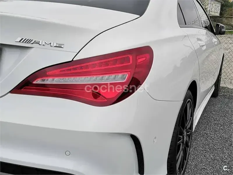 Usado Mercedes CLA180 122 CV (89 kW) 2018 Blanco Coupe
