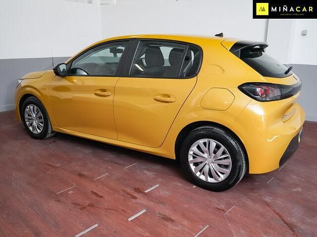 Usado Peugeot 208 Active 75 CV (55 kW) 2023 Amarillo Utilitario