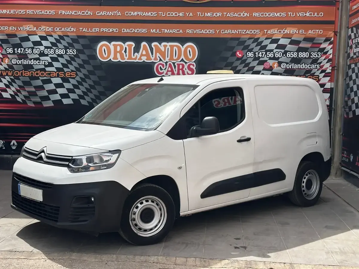 Usado Citroën Berlingo 100 CV (73 kW) 2022 Blanco Monovolumen