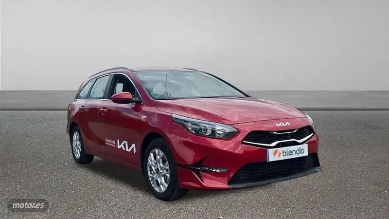 Usado Kia Ceed Sportswagon 120 CV (88 kW) 2024 Rojo Familiar