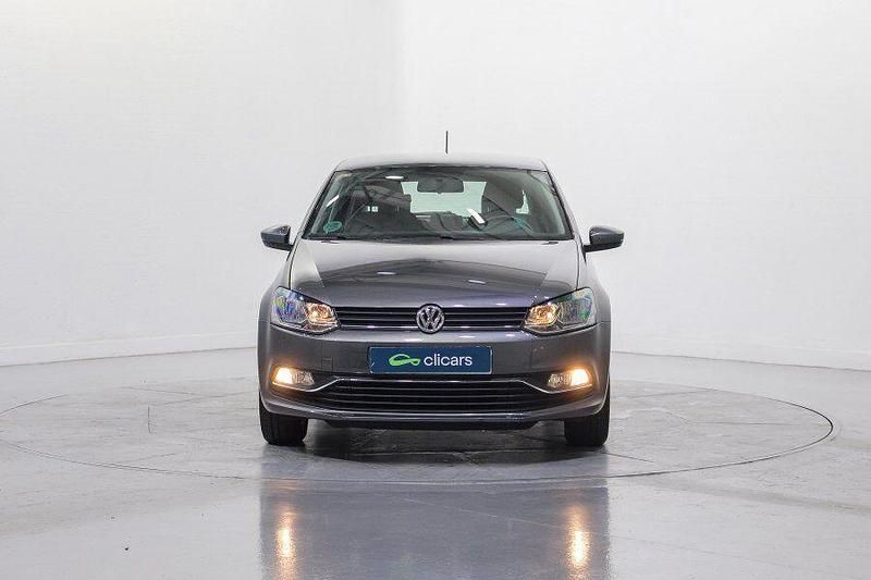 Usado VW Polo Advance 90 CV (66 kW) 2016 Gris Berlina