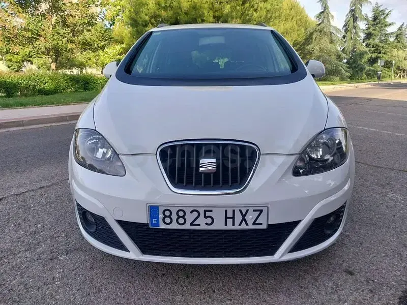 Usado Seat Altea XL I-Tech 105 CV (77 kW) 2014 Blanco Monovolumen